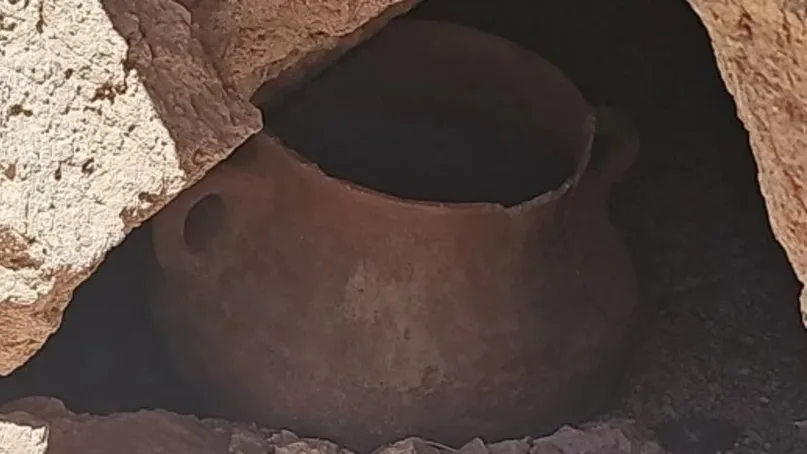 Illustrative image for the news: Archaeological Finding in El Pachón: An Ancestral Vessel of High Historical Value Rescued | Panorama Minero