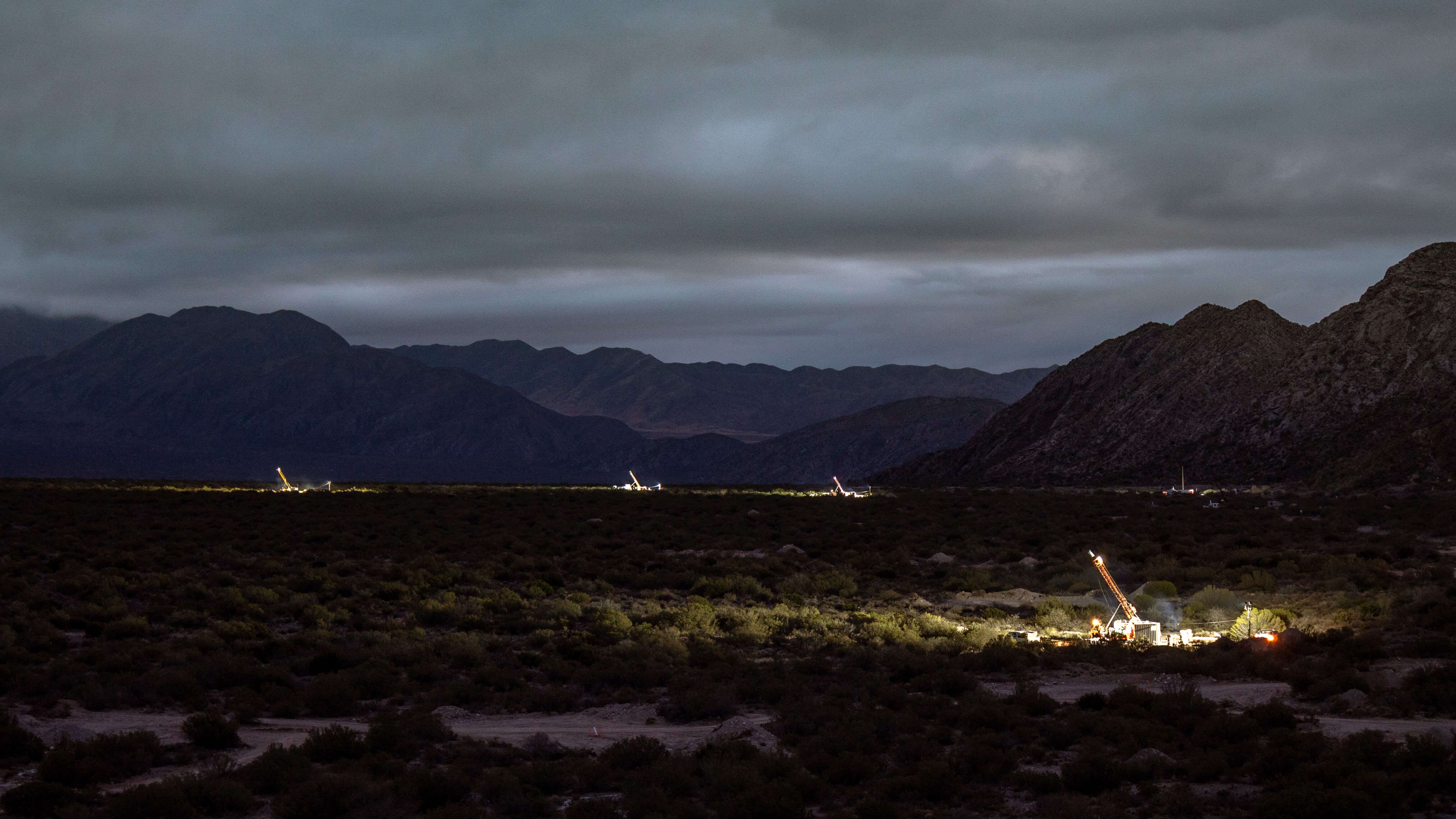 Illustrative image for the news: With its Environmental Impact Statement, a new era begins in Hualilán | Panorama Minero