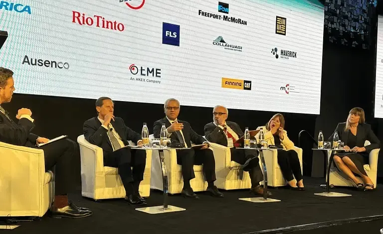 Illustrative image for the news: BHP Calls for Faster Permitting in Chile to Deploy $13 Billion Mining Plan | Panorama Minero