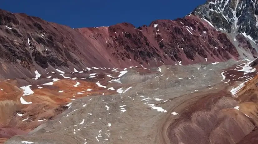 Illustrative image for the news: Government Sends Bill to Congress to Reform the Glaciers Law | Panorama Minero