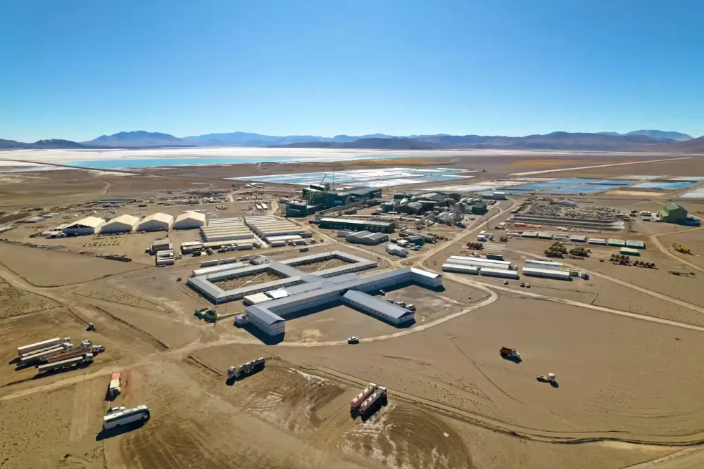 Illustrative image for the news: Metallic Minerals Maintain Export Leadership as Lithium Reaches Monthly Record | Panorama Minero