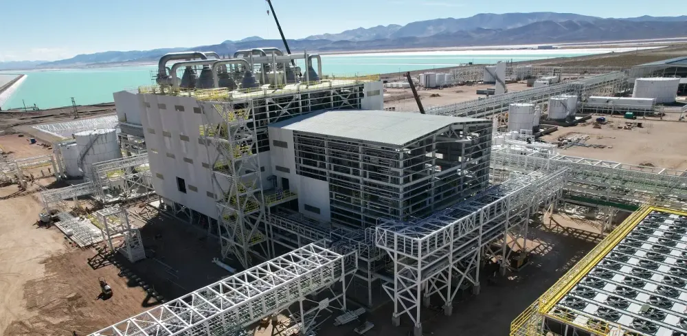 Illustrative image for the news: Battery Metal Volatility and Its Strategic Impact on Mining | Panorama Minero