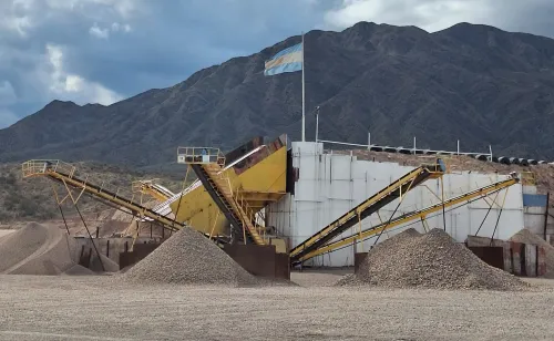 Imagen ilustrativa para la noticia: Energía solar en canteras: una PyME minera de Mendoza apuesta por abastecer toda su operación con renovables | Panorama Minero
