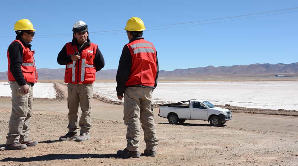 Imagen ilustrativa para la noticia: En el día del Obrero Minero Argentino, Sales de Jujuy reconoció a «los hijos del viento en la Puna jujeña» | Panorama Minero