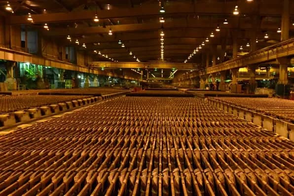 Panorama global del cobre: demanda en expansión, restricciones de oferta y proyecciones de precios elevados