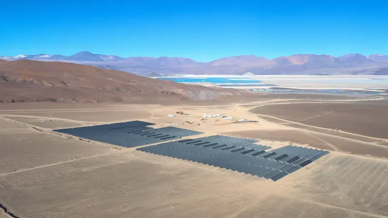 Imagen ilustrativa para la noticia: ERGY se convierte en la primera empresa del NOA en certificar ISO 9001:2015 para auditorías en parques fotovoltaicos | Panorama Minero
