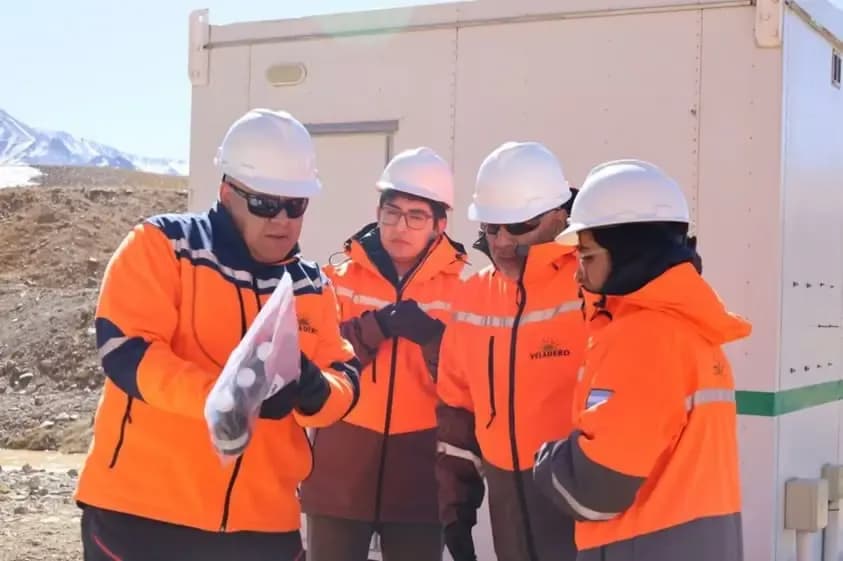 AOMA Secures 8% Salary Hike for Argentina’s Extractive Mining Workforce 