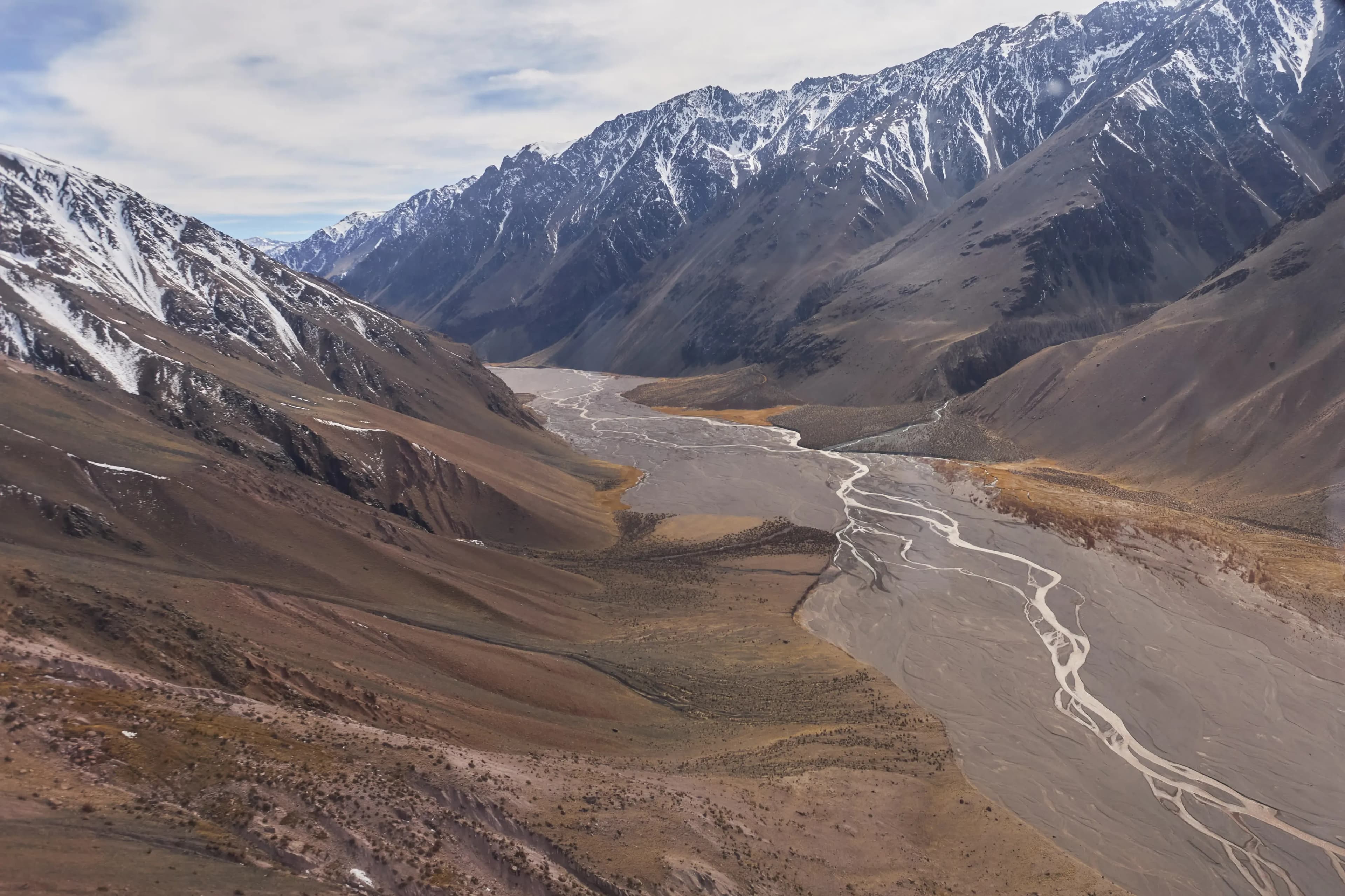 Illustrative image for the news: Water control and entry costs: the RUM puts mining in Mendoza to the test | Panorama Minero