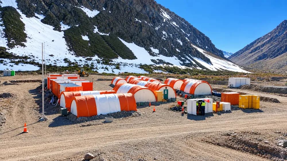 Illustrative image for the news: Los Azules Reactivates Candadito Camp and Resumes Infrastructure Works