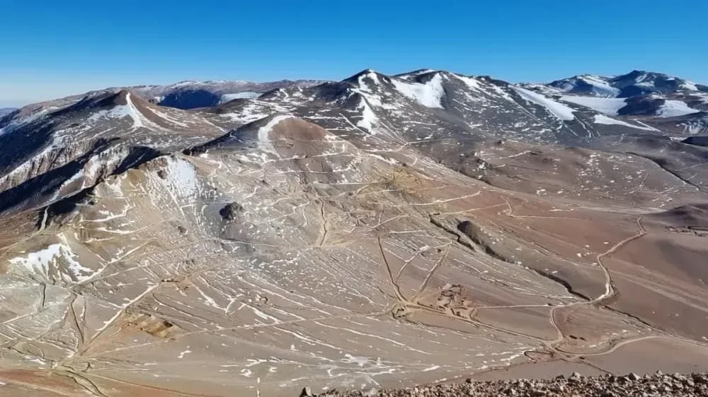 Imagen ilustrativa para la noticia: El RIGI mejoró la presión tributaria sobre la minería y Argentina es más atractiva que Perú y Chile | Panorama Minero