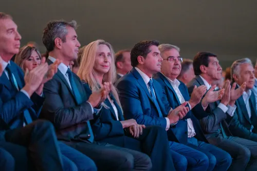 Imagen ilustrativa para la noticia: Gobernador Marcelo Orrego: “El momento de invertir es ahora para transformar la certidumbre en oportunidades”. | Panorama Minero