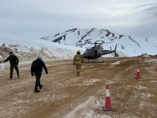Illustrative image for the news: Veladero Implements Preventive Air Transfers Amid Severe Weather Conditions | Panorama Minero