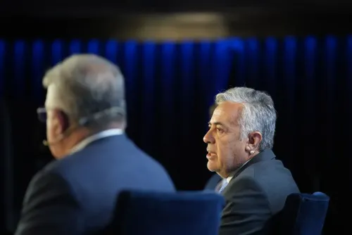 Imagen ilustrativa para la noticia: Mendoza: Cornejo ofreció baja presión impositiva y permisos aprobados por ley