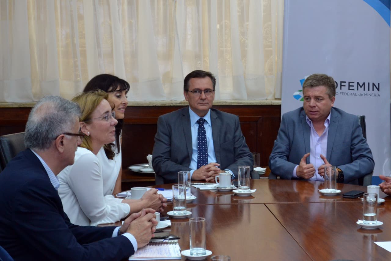 El secretario de Minería, Alberto Hensel, recibió a las autoridades mineras de las provincias