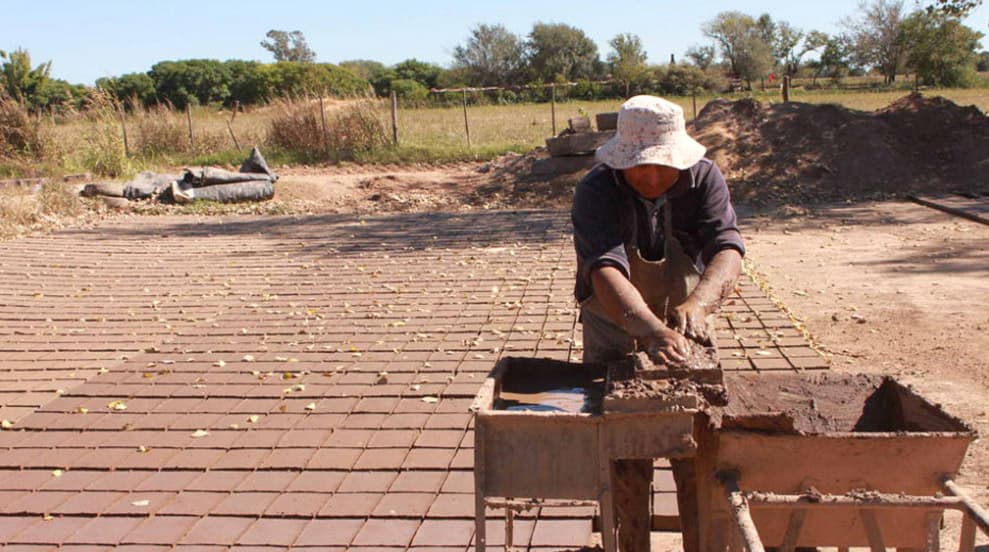 Catamarca solicitó a Nación financiamiento para artesanos y ladrilleros