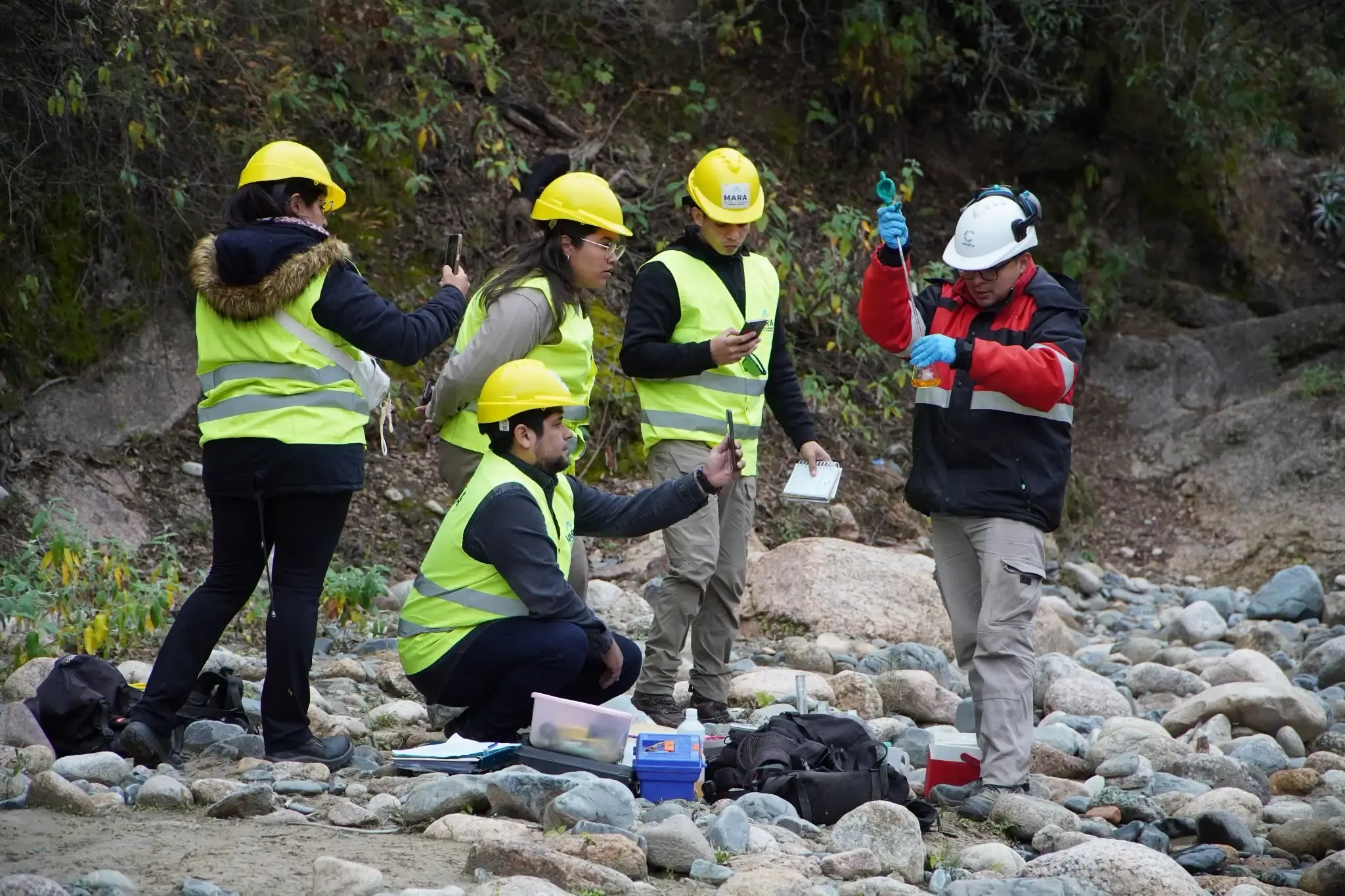 Catamarca: Estudiantes de minería participaron en una campaña de monitoreo hídrico en Andalgalá