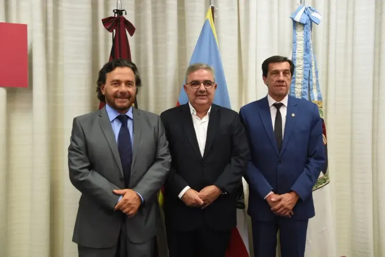 Illustrative image for the news: Raúl Jalil Leads the Lithium Board with New Strategic Agreements | Panorama Minero