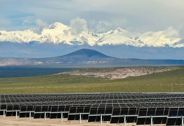 Imagen ilustrativa para la noticia: Mendoza cierra el año con señales energéticas clave para su desarrollo productivo | Panorama Minero