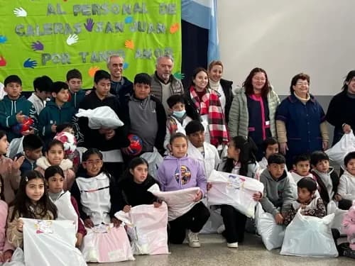Imagen ilustrativa para la noticia: Caleras San Juan renovó su acompañamiento a escuelas del departamento Sarmiento | Panorama Minero