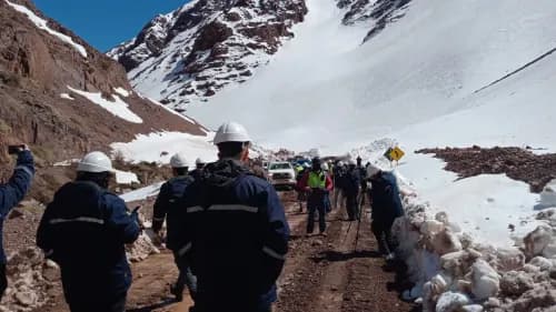 Illustrative image for the news: Reconstruction Work Advances on the Los Azules Access Road Following the Heavy Snowfall