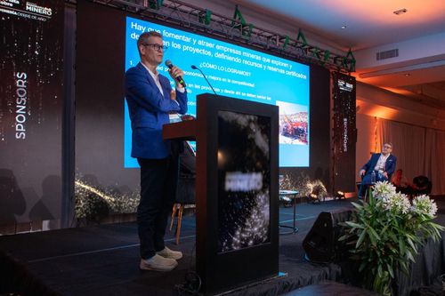 Illustrative image for the news: Rare Earths: Argentina Faces the Geostrategic Challenge of Exploring Its Potential Amid Growing Global Demand for Critical Elements | Panorama Minero