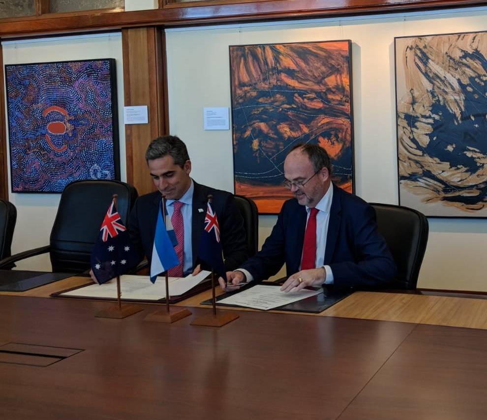 Imagen ilustrativa para la noticia: Subsecretaría de Sustentabilidad Minera sella acuerdo con el gobierno de Western Australia | Panorama Minero